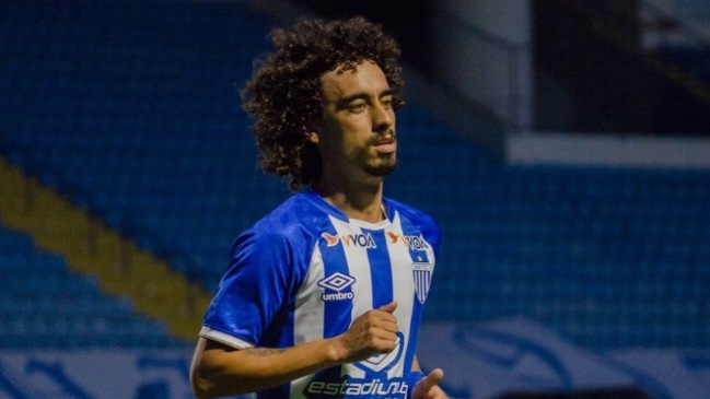 “Valdívia” fue sustituido en el entretiempo de un partido de Avaí tras dar positivo por Covid-19