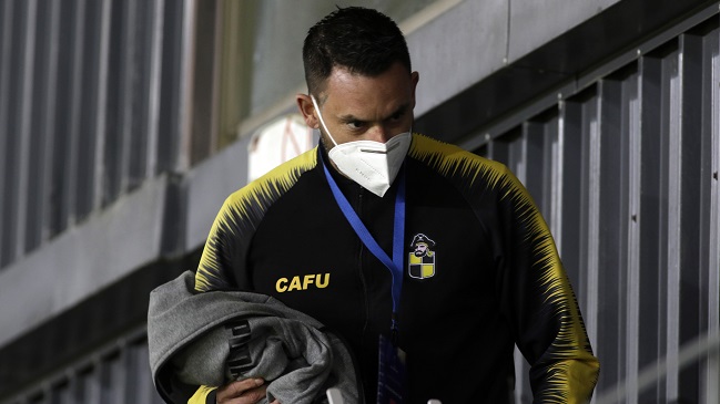 El enfado de Mauricio Pinilla por supuesto penal no cobrado a Coquimbo ante Defensa y Justicia
