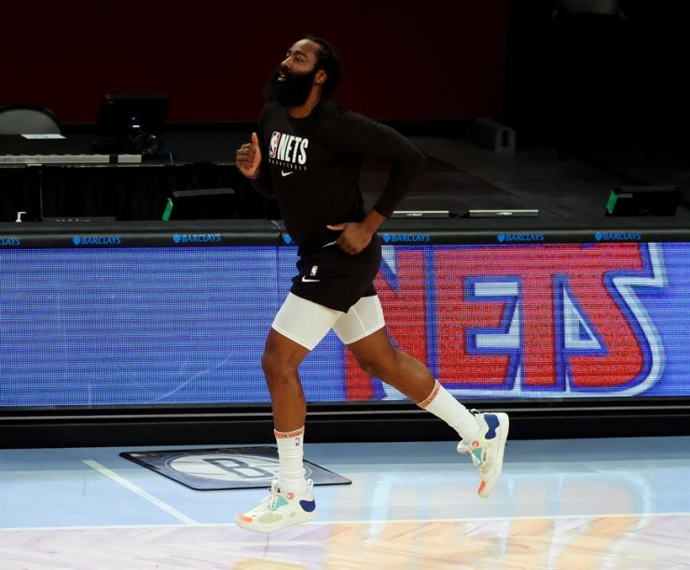 James Harden hizo de todo en su debut y logró un triple-doble en triunfo de Nets ante Orlando