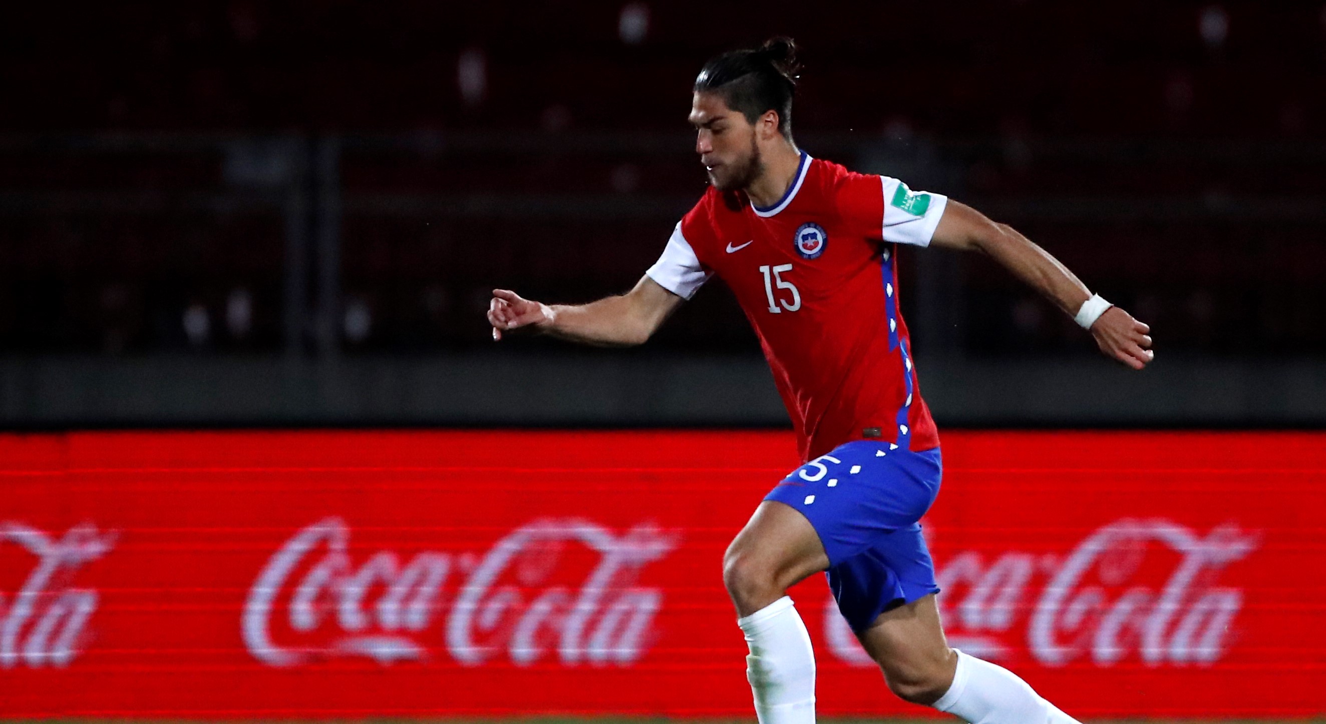Sierralta: No hay mayor orgullo que jugar en la selección y representar en Watford a mi país