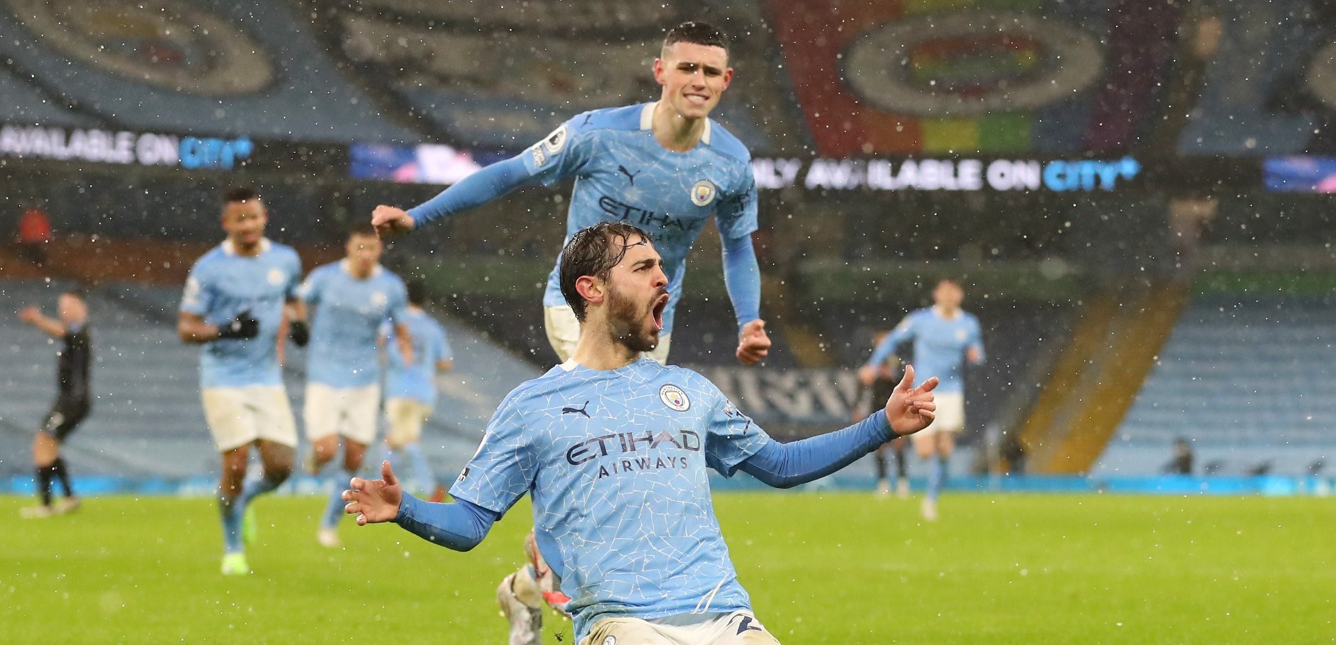 Manchester City se impuso ante Aston Villa en duelo pendiente de la Premier League