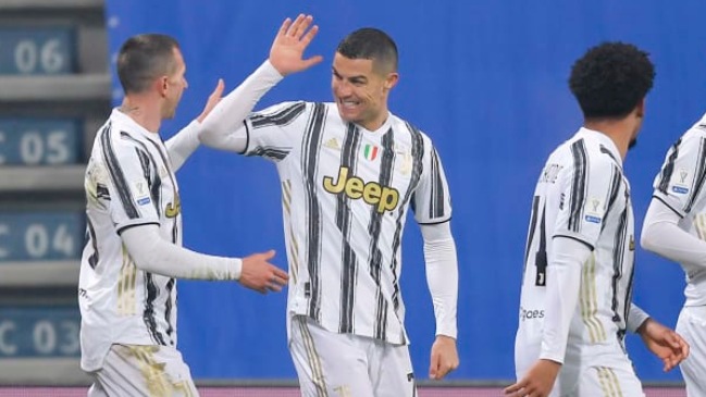 Cristiano superó a Bican como máximo goleador de la historia y guió a Juventus a la Supercopa