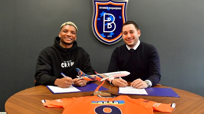 Junior Fernandes fue recibido como estrella en Basaksehir