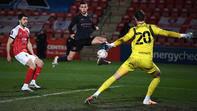Manchester City logró exigido triunfo ante equipo de cuarta división en la FA Cup