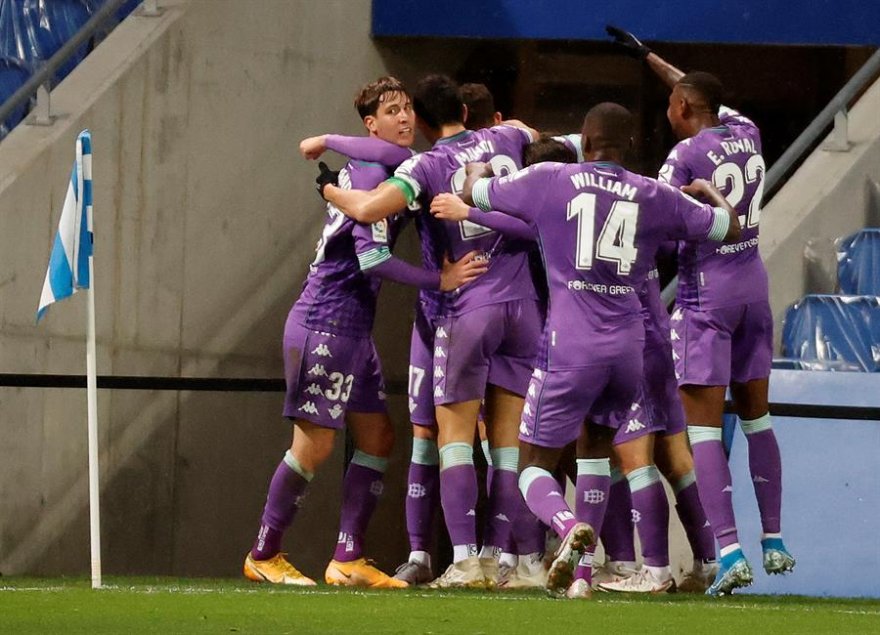 Sergio Canales y Joaquín salvaron a Betis de la derrota ante Real Sociedad en San Sebastián