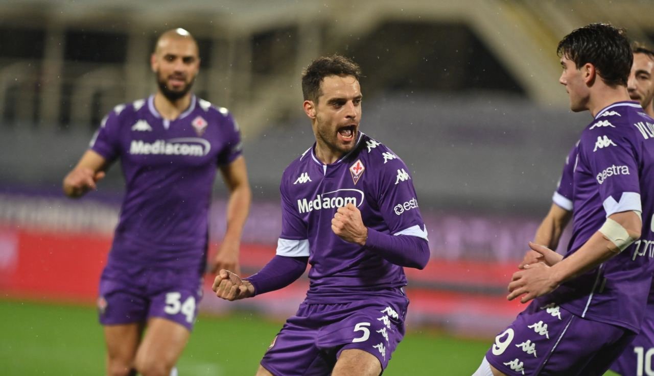 Fiorentina volvió al triunfo a costa del colista Crotone en la Serie A