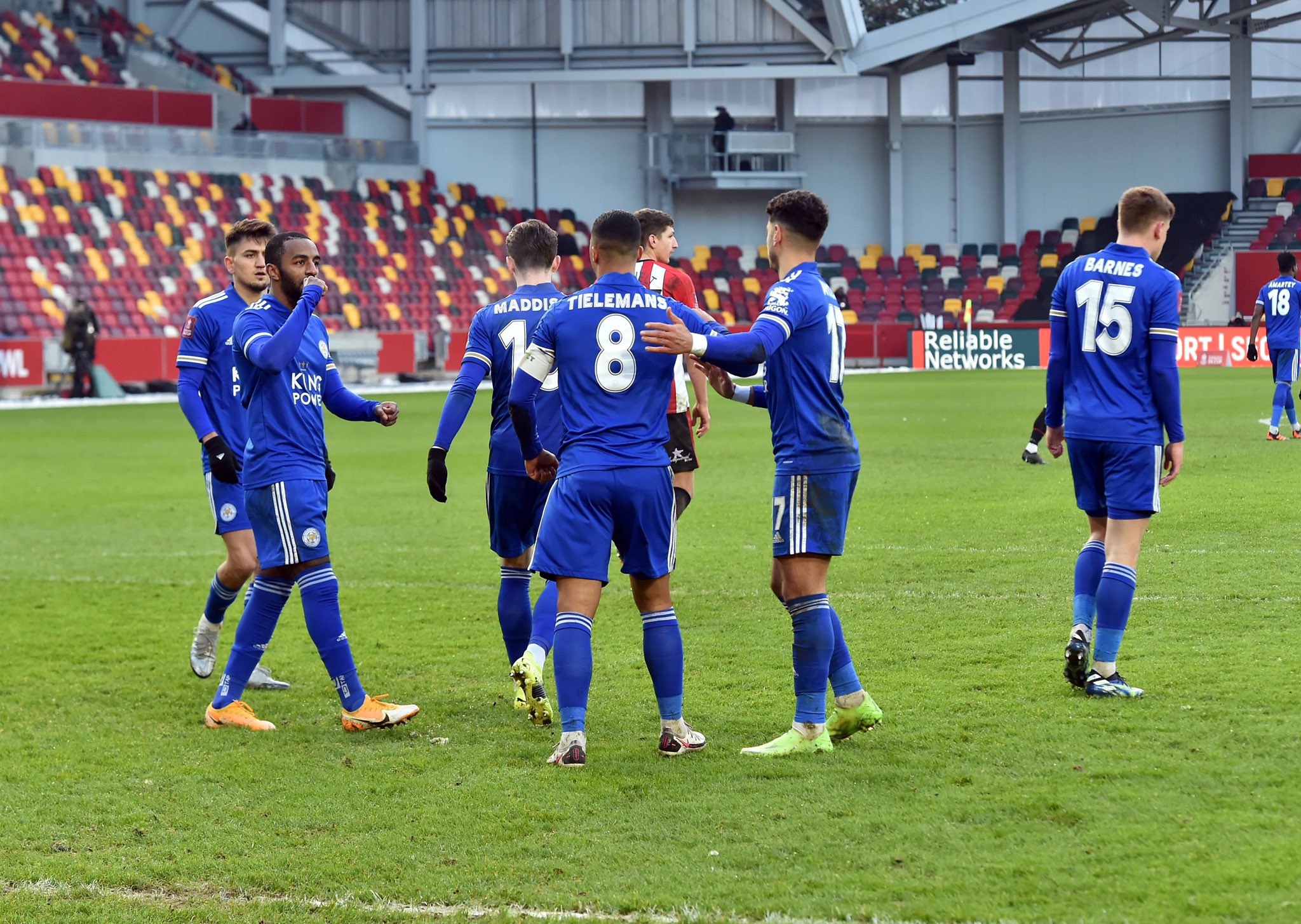 Leicester City derribó a Brentford y se instaló en octavos de final de la FA Cup