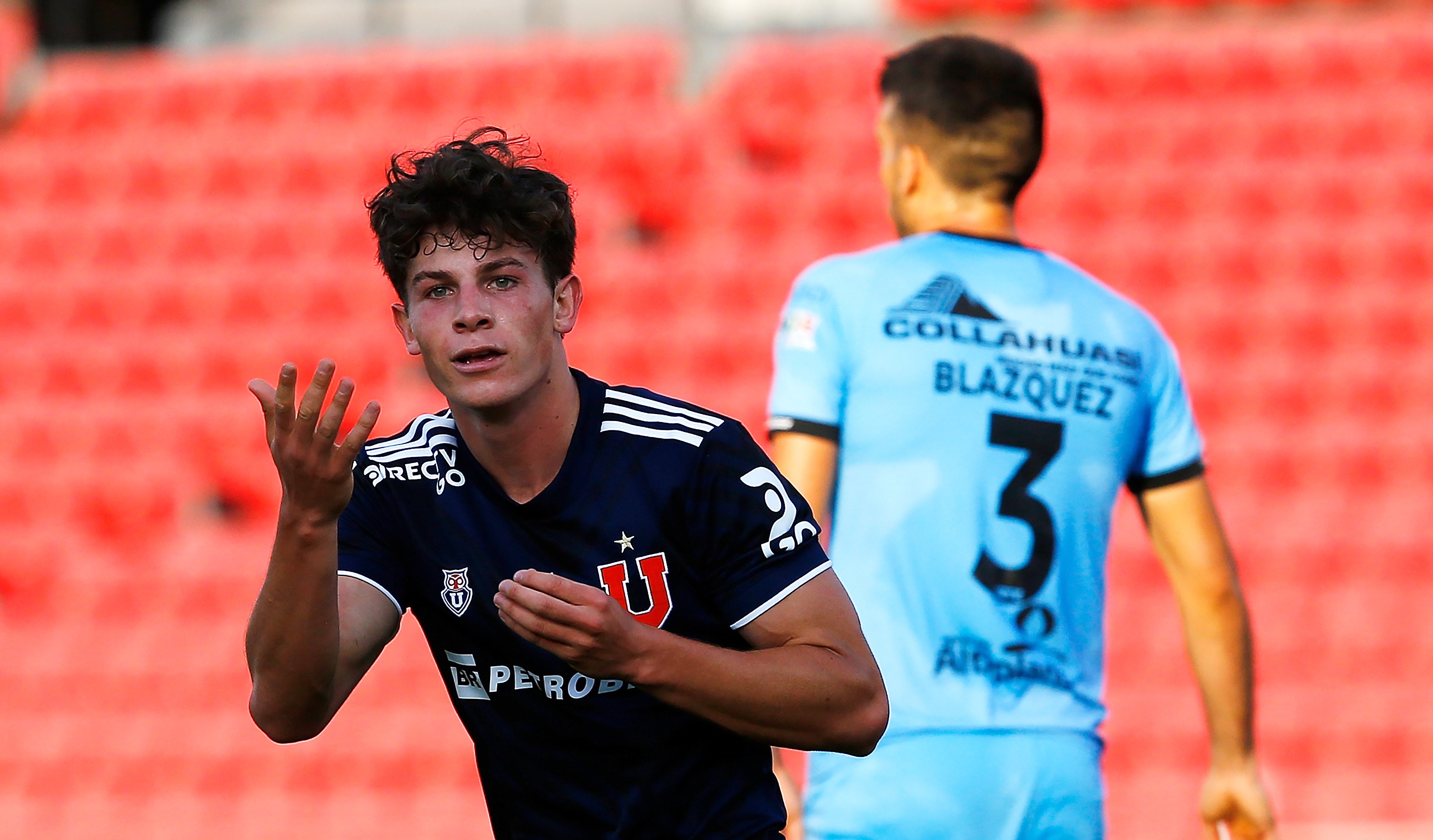 U. de Chile asestó el primer golpe ante Deportes Iquique con gol de Simón Contreras
