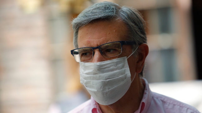 Joaquín Lavín criticó fuegos artificiales lanzados en fiestas atribuidas a Iván Morales