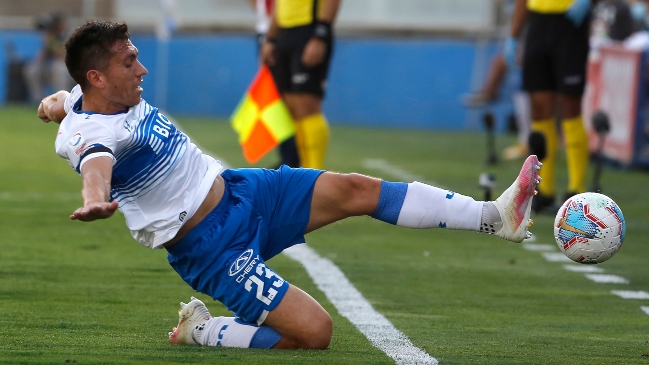 Juan Cornejo será puntero izquierdo en duelo de la UC ante Palestino