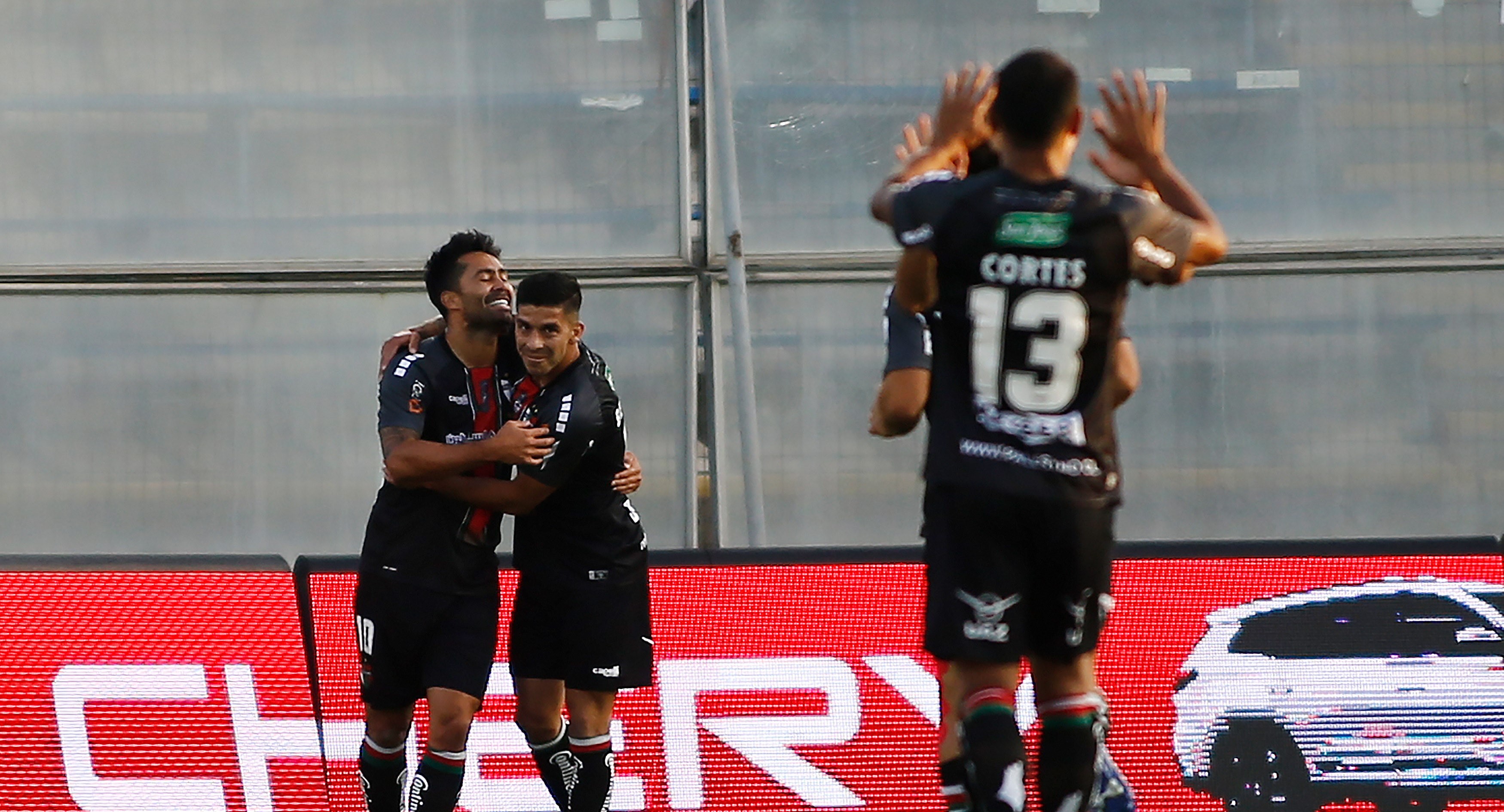 Luis Jiménez definió con clase para adelantar a Palestino ante U. Católica en San Carlos