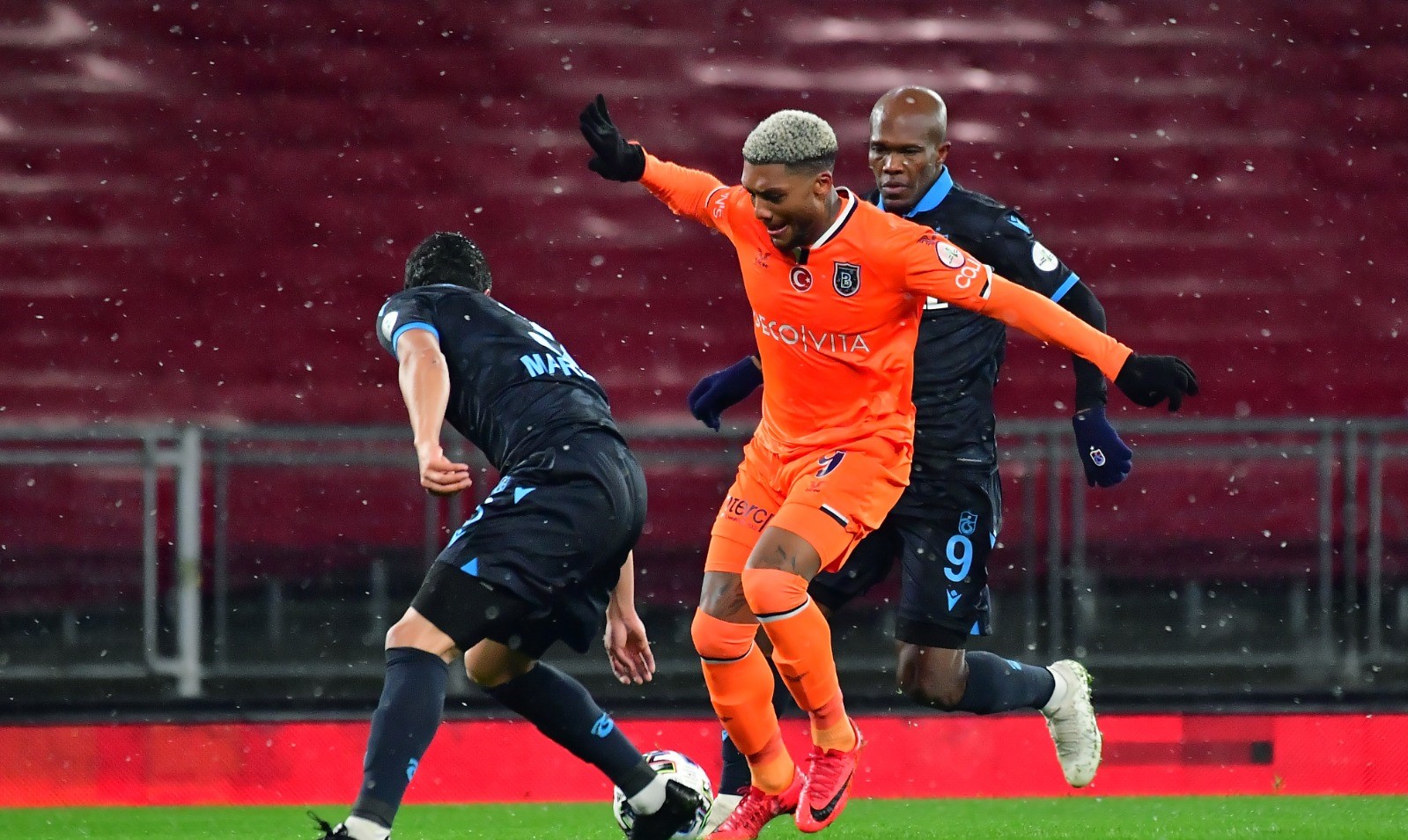 Amargo debut: Junior Fernandes perdió la Supercopa de Turquía en su estreno en Basaksehir