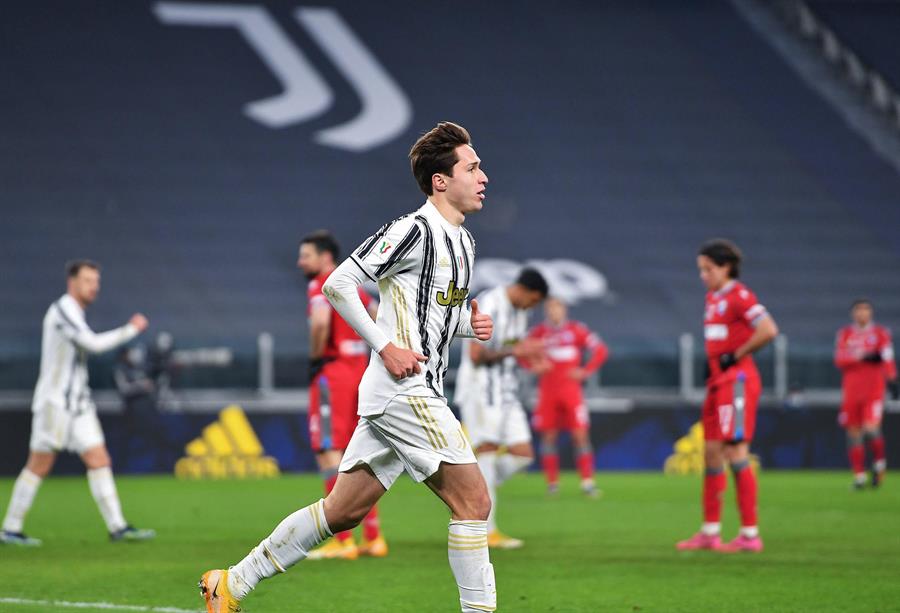 Juventus arrasó con Spal y jugará ante Inter en semifinales de la Copa Italia