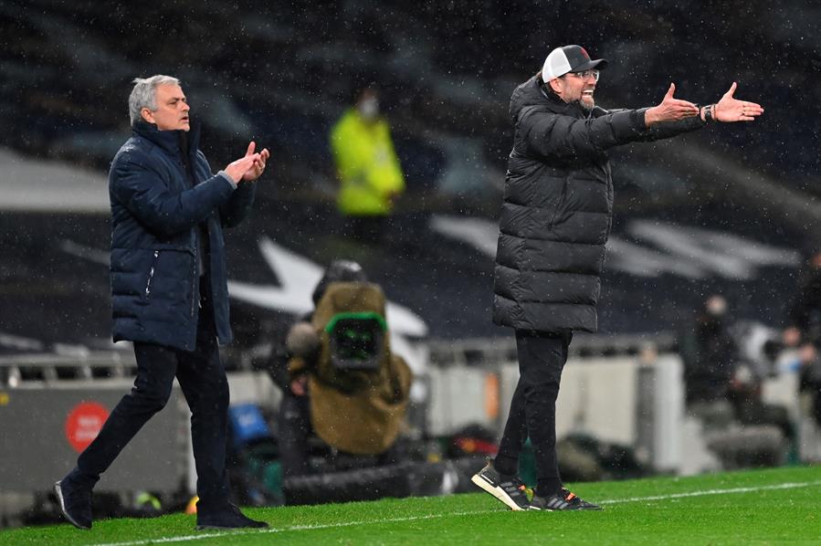 Jurgen Klopp le ganó el duelo a José Mourinho en el triunfo de Liverpool ante Tottenham en Londres