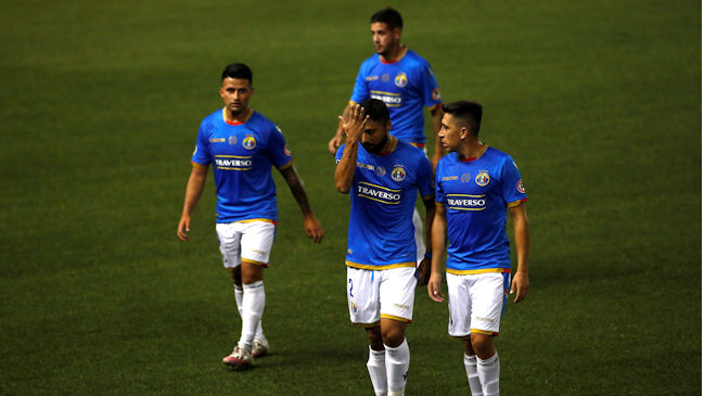 Audax iniciará acción civil por daños en la cancha del Bicentenario de La Florida tras proceso de vacunación