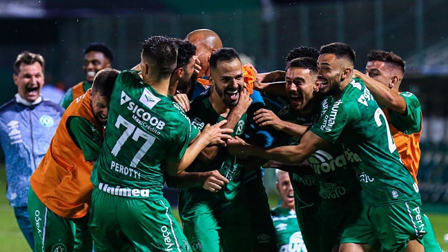 ¡A lo Panenka! El penal que le dio el título a Chapecoense en la Segunda División de Brasil
