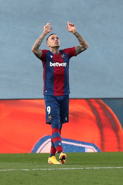 Real Madrid tropezó como local ante Levante y se alejó de la punta en España