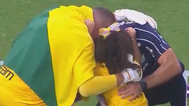La emotiva celebración del arquero de Palmeiras junto a su pequeña hija y al DT Abel Ferreira