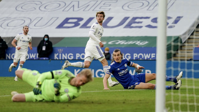 Patrick Bamford comandó la victoria de Leeds de Bielsa sobre Leicester City