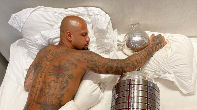 “Dulces sueños”: El particular mensaje de buenas noches de Felipe Melo con la Copa Libertadores