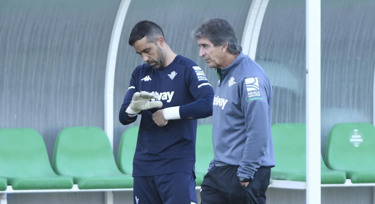 Manuel Pellegrini: Claudio Bravo debería estar en condiciones de ser citado la próxima semana