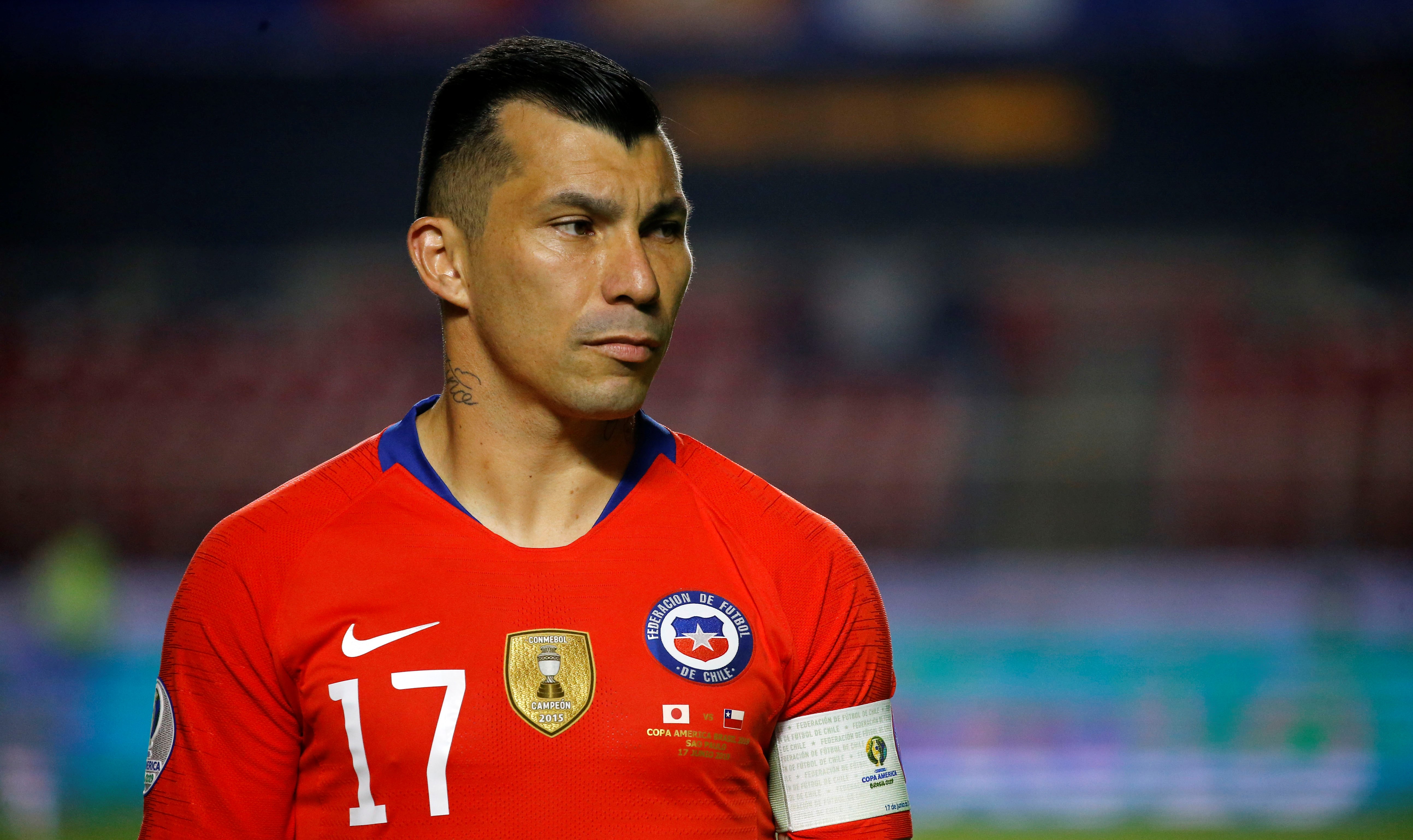 Universidad Católica se sumó a interés de Boca Juniors en busca del retorno de Gary Medel