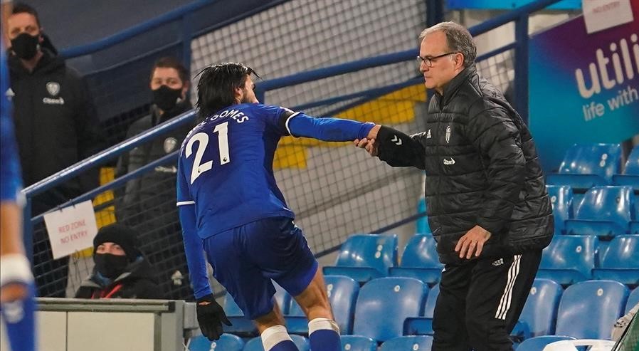 Leeds de Marcelo Bielsa sufrió nuevo tropiezo en derrota ante Everton