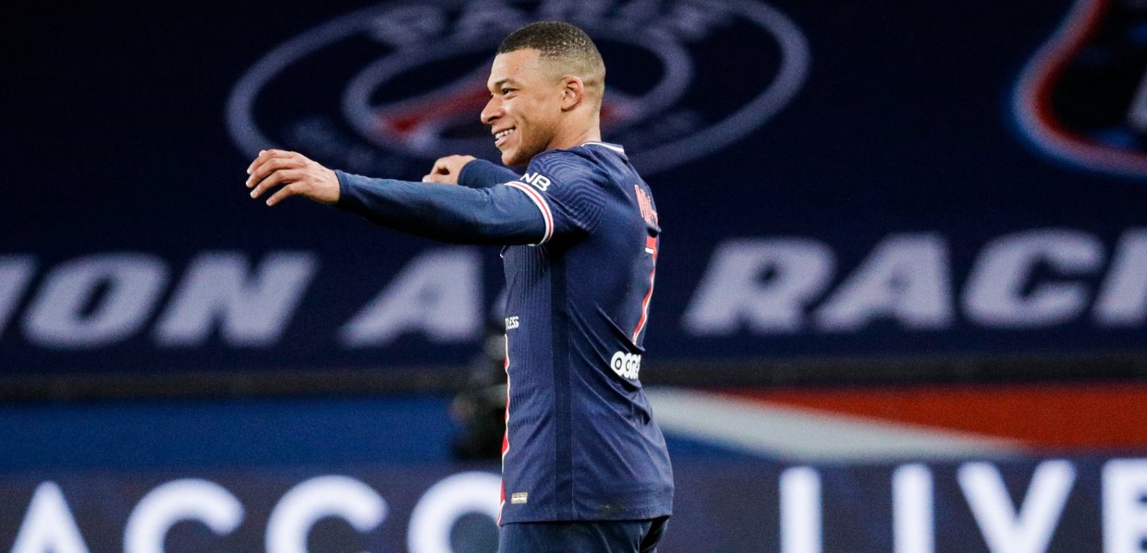 Kylian Mbappe anotó un golazo en sólido triunfo de París Saint-Germain sobre Nimes