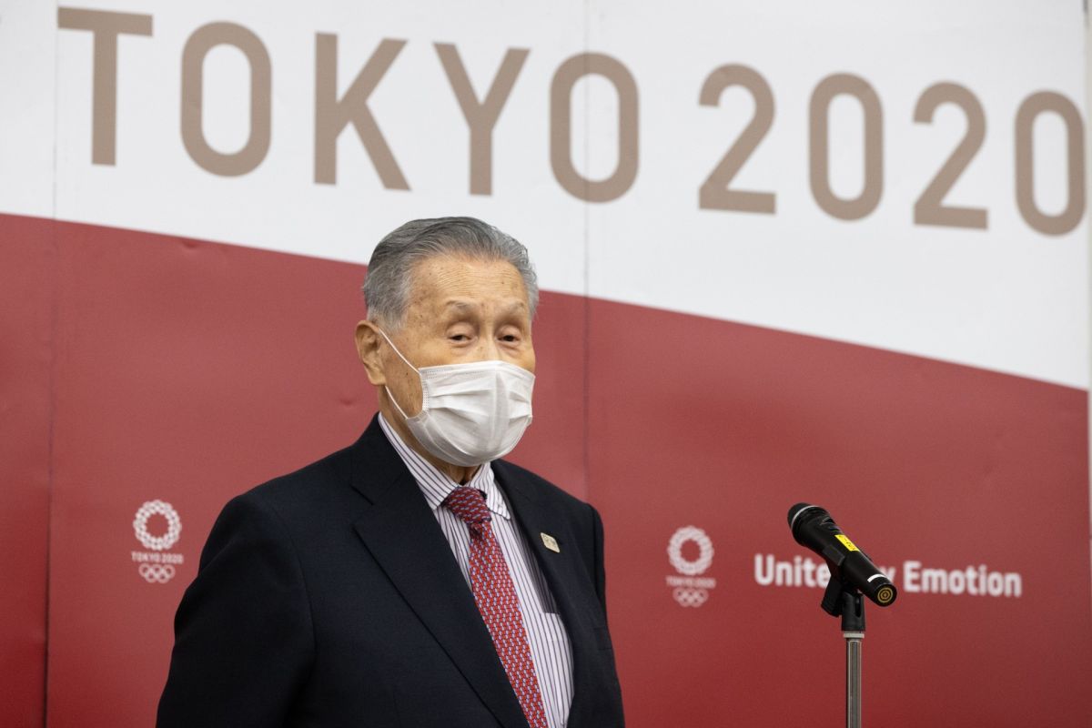 Presidente de Tokio 2020 debió ofrecer disculpas tras dichos sexistas