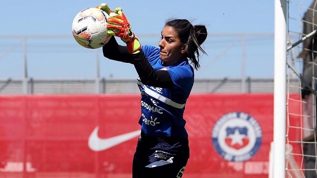 Natalia Campos: La postergación de los partidos es un golpe duro anímicamente