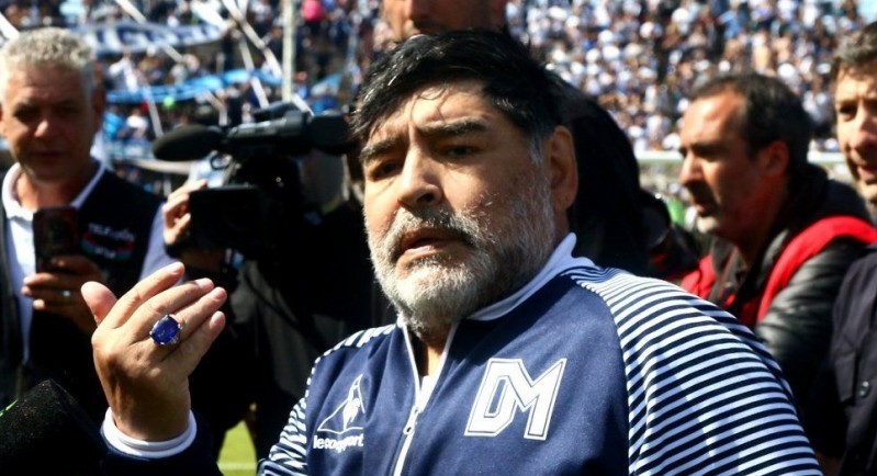 Giannina Maradona negó tener costoso anillo de su padre y advirtió: “Si me matan, son todos cómplices”