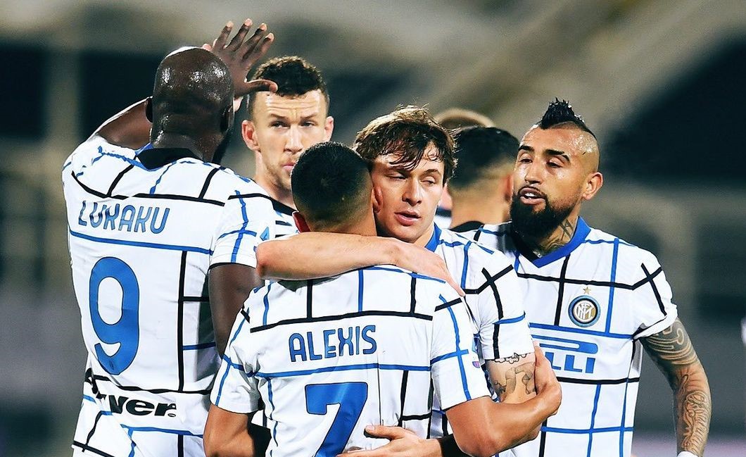 Inter de Milán derrotó a Fiorentina en opaca jornada para Arturo Vidal y Alexis Sánchez