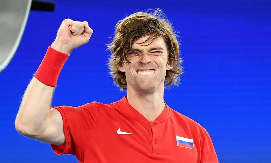 Andrey Rublev adelantó a Rusia ante Alemania en las semifinales de la ATP Cup