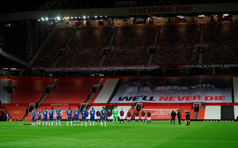 Manchester United recordó a las víctimas del accidente aéreo de Múnich de 1958