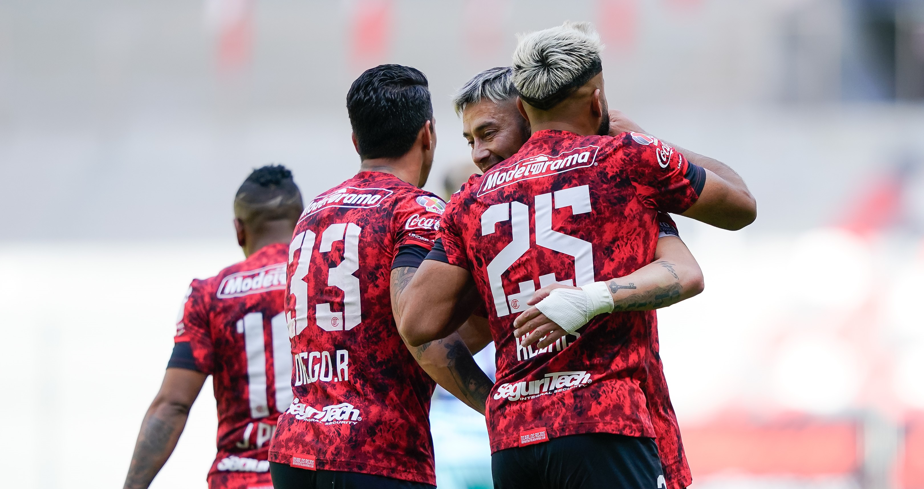 Claudio Baeza se impuso en el duelo de chilenos en victoria de Toluca sobre Mazatlán