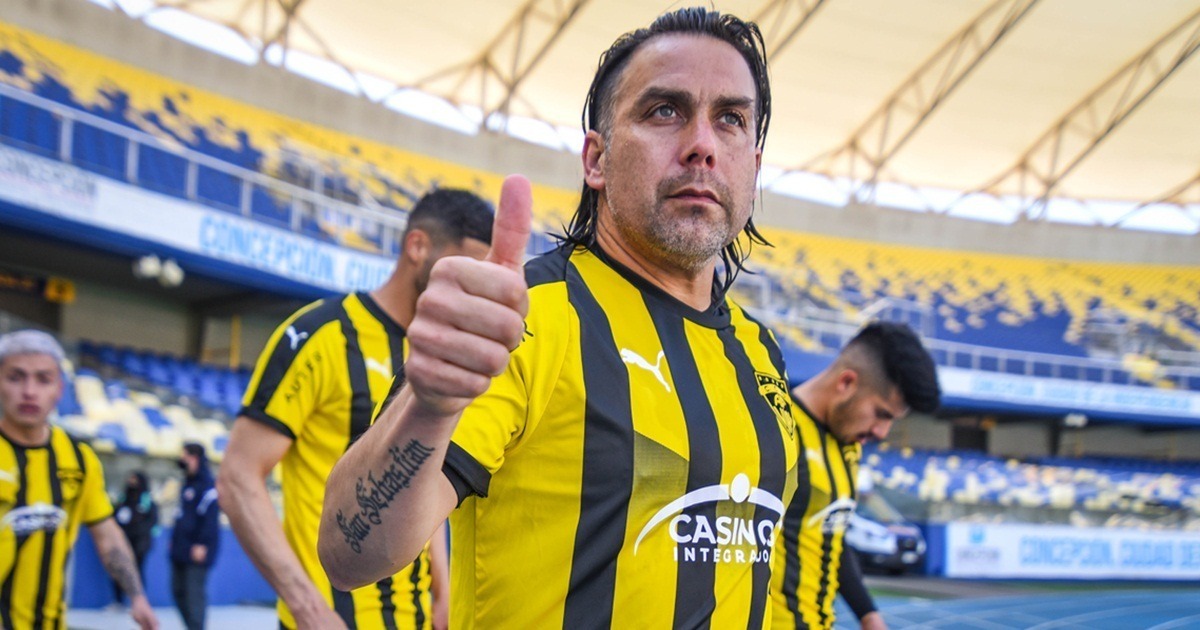 Arturo Sanhueza: “Siempre me echan la talla de que vamos a jugar con Colo Colo en la B”