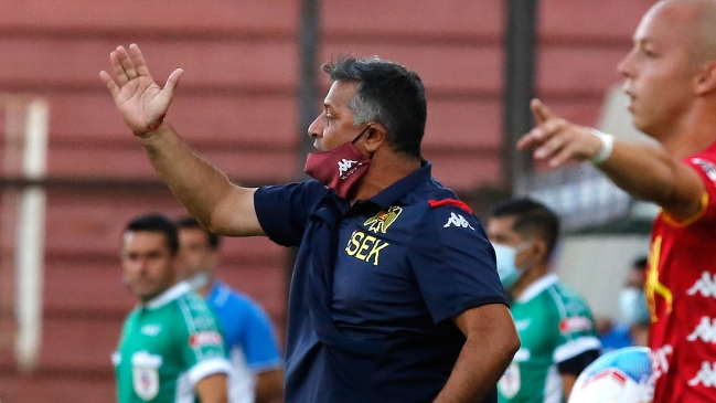 La ANFP se contactó con Ronald Fuentes en la búsqueda de DT para la Roja