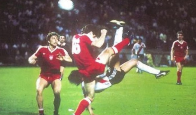 Se cumplieron 35 años de la mítica chilena de Enzo Francescoli a Polonia