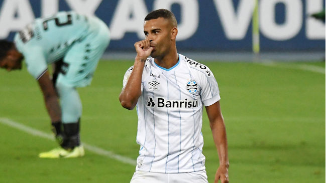 Gremio de César Pinares aplastó al descendido Botafogo y se recuperó en el Brasileirao