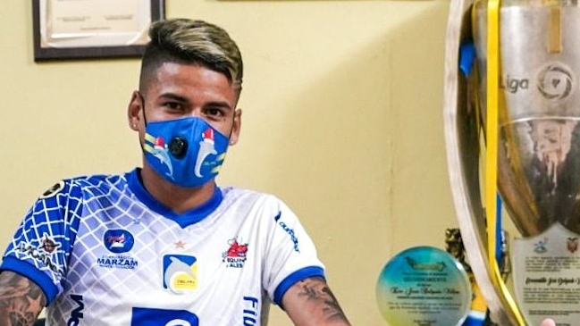 DT de Delfín destacó a jugador que hará pasantía en Colo Colo: Tiene buen dominio de pelota