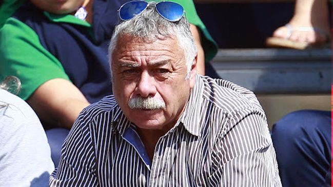 Carlos Caszely: El sueño de Esteban Paredes es retirarse en Colo Colo y hay que respetarlo