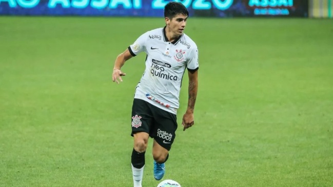 Angelo Araos aportó una asistencia en frenético empate de Corinthians ante Atlético Paranaense