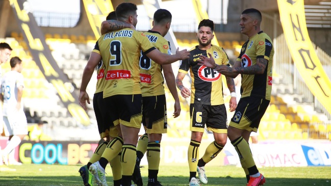 Coquimbo goleó a Everton y llega con vida a la última fecha en la lucha por seguir en Primera