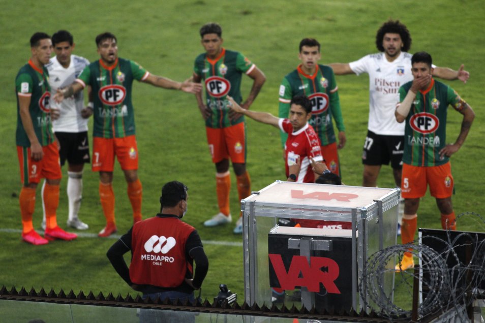 Francisco Gilabert acaparó miradas al no cobrar un penal a Colo Colo al final del duelo con Cobresal