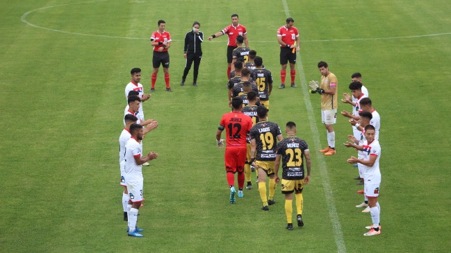Deportes Iberia realizó un pasillo de honor al campeón Lautaro de Buin en la Segunda División