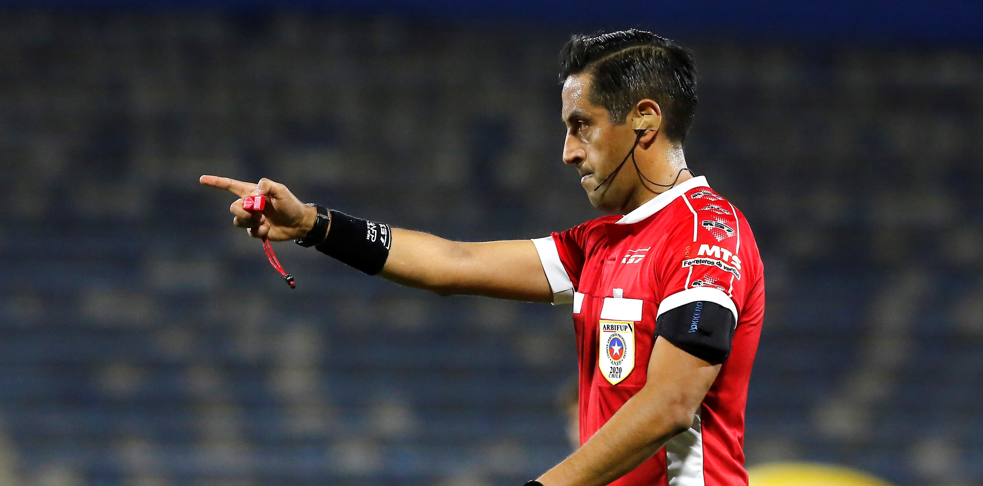 Gilabert consignó groserías de Insaurralde en final del empate entre Colo Colo y Cobresal