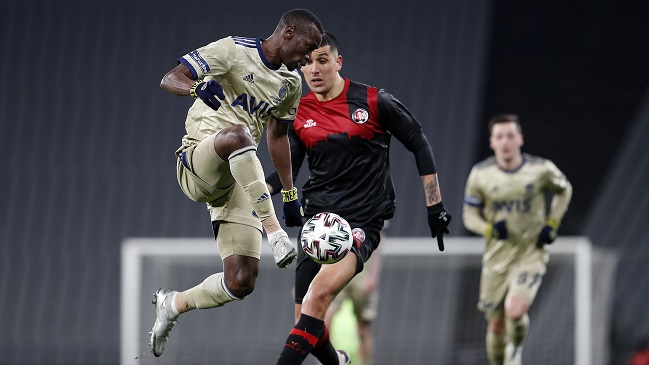 Enzo Roco fue titular en ajustada caída de Fatih Karagumruk ante Fenerbahce de Mesut Ozil