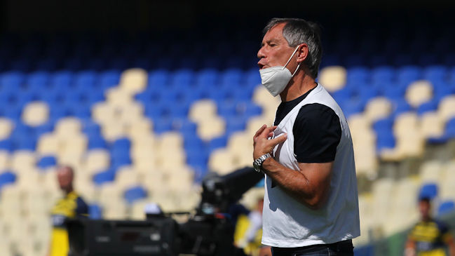 Ariel Holan volvió a referirse a su continuidad en la UC: Quiero lo mejor para mí y el club