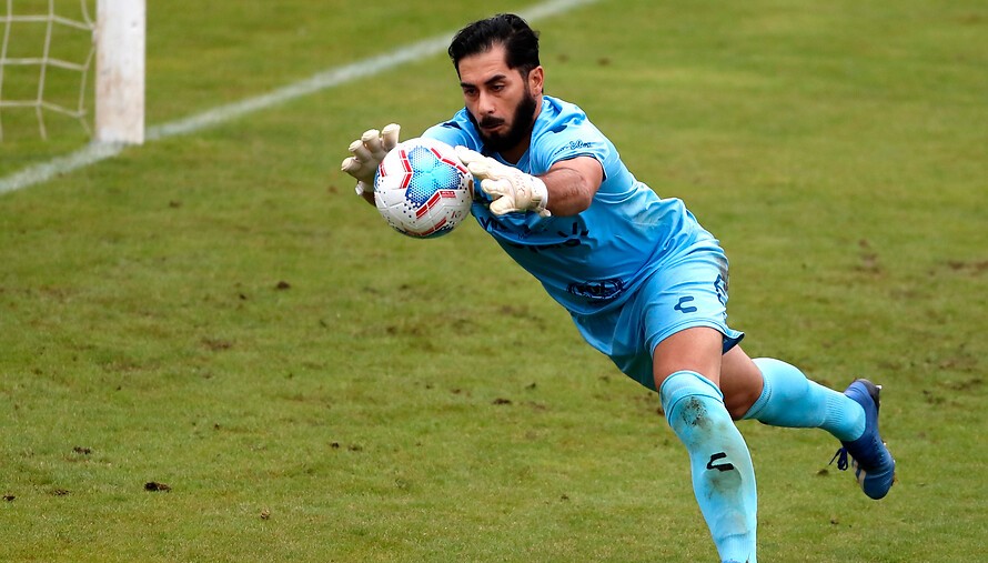 Johnny Herrera y opción del retiro: Depende de lo que converse con los dirigentes y mi familia