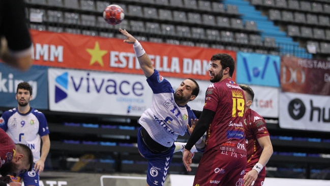 Esteban Salinas resaltó entre los chilenos que juegan en el exterior